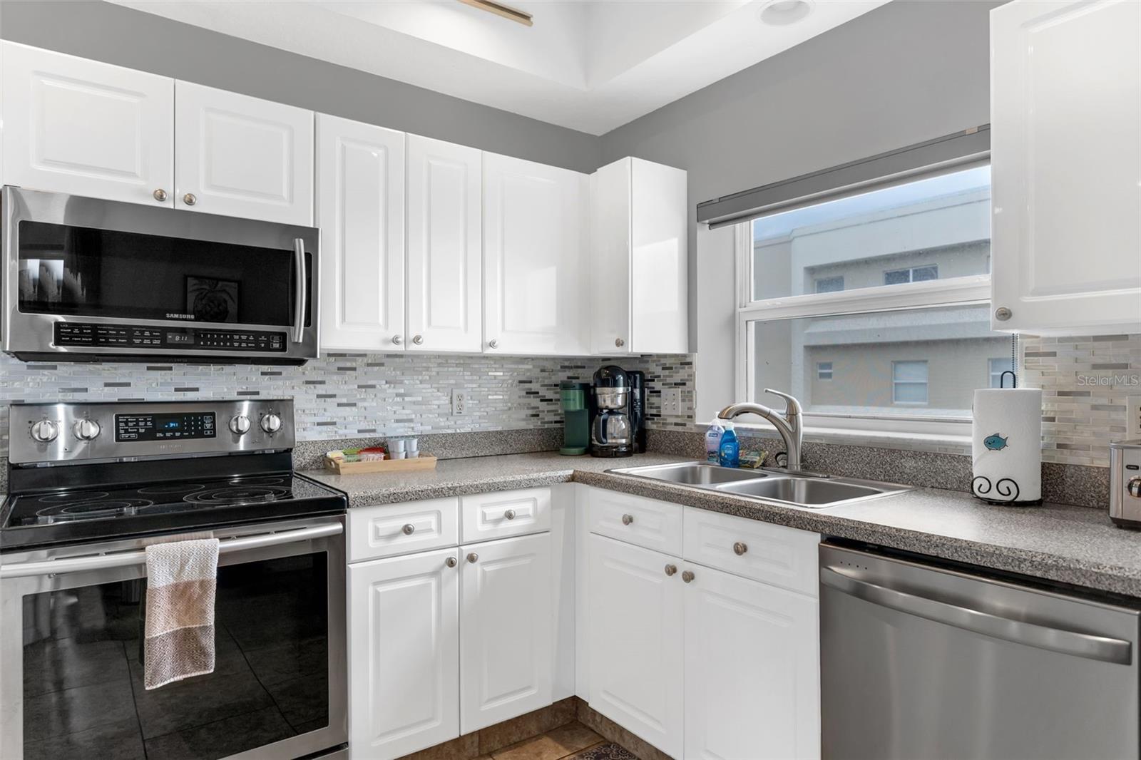Image 15 of 40 For 5300 Atlantic Avenue 5507