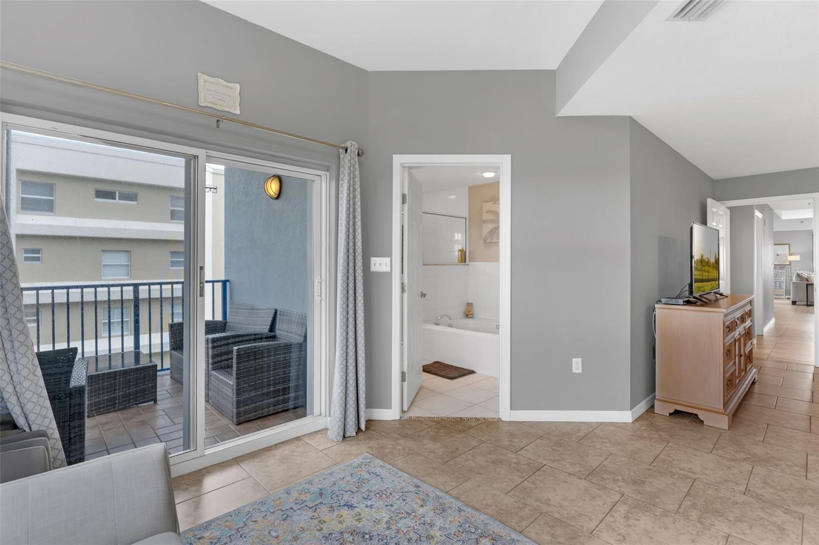 Image 22 of 40 For 5300 Atlantic Avenue 5507