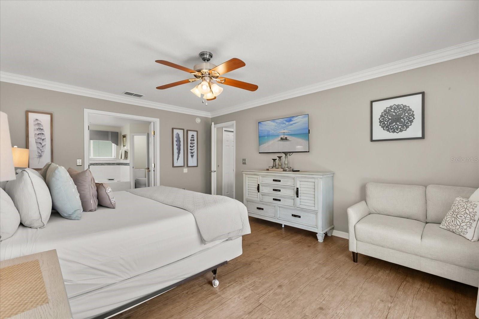 Image 21 of 42 For 8522 Blue Horizon Court