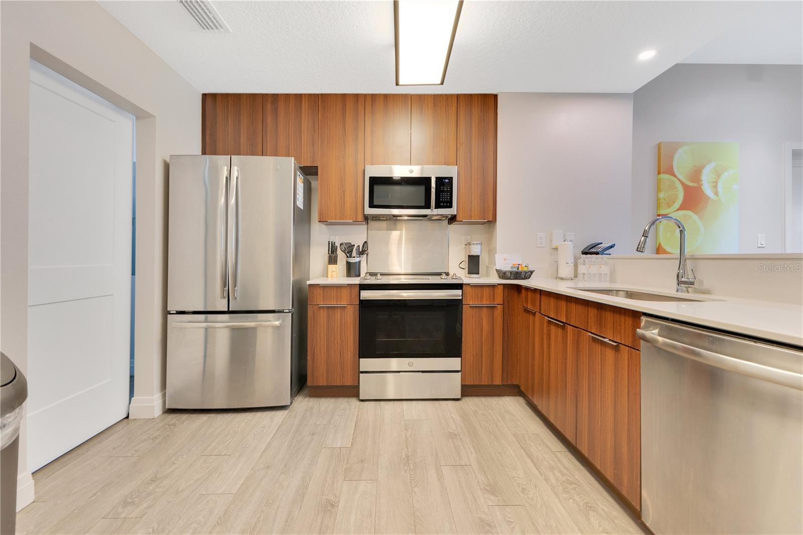 Image 11 of 37 For 14501 Grove Resort Avenue 2438