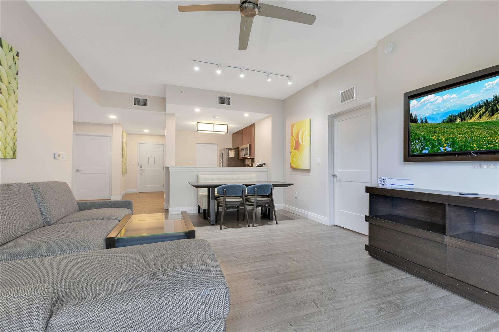 Image 6 of 37 For 14501 Grove Resort Avenue 2438