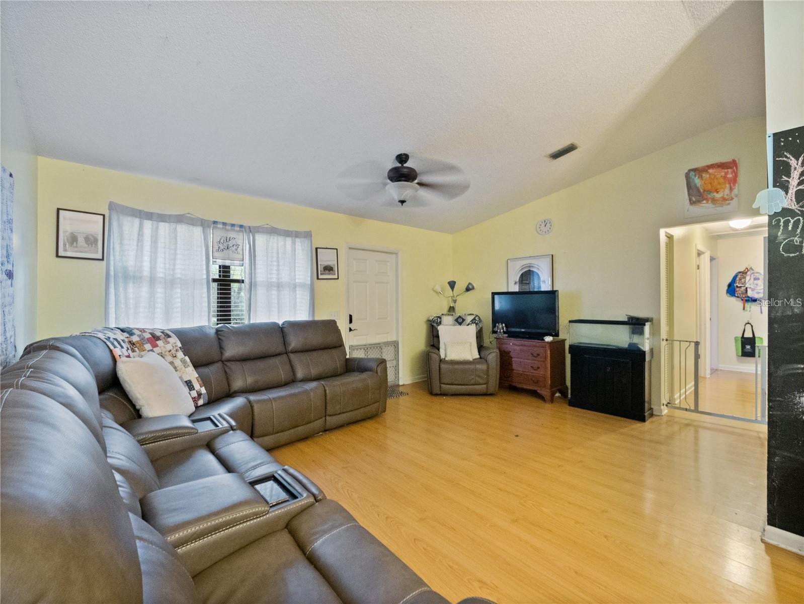 Image 7 of 24 For 35724 Dawn Drive