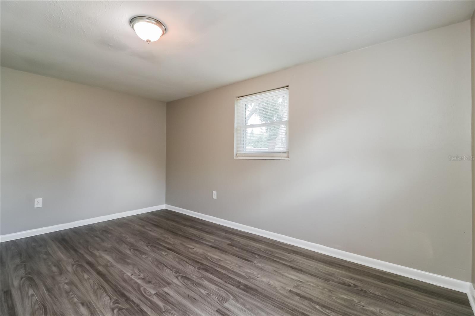 Image 11 of 16 For 8912 Hervel Circle