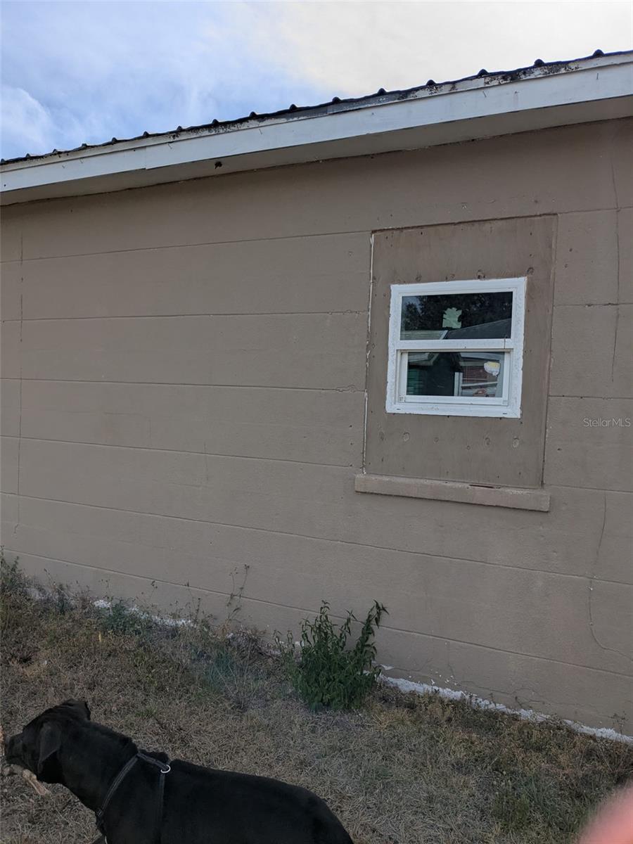 Image 2 of 24 For 1609 Maki Road