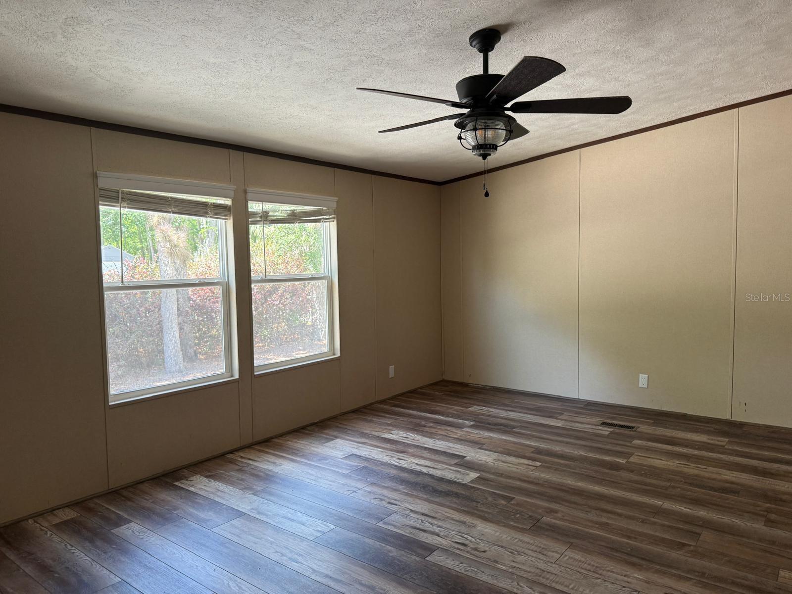 Image 4 of 5 For 56048 Blue Creek Road