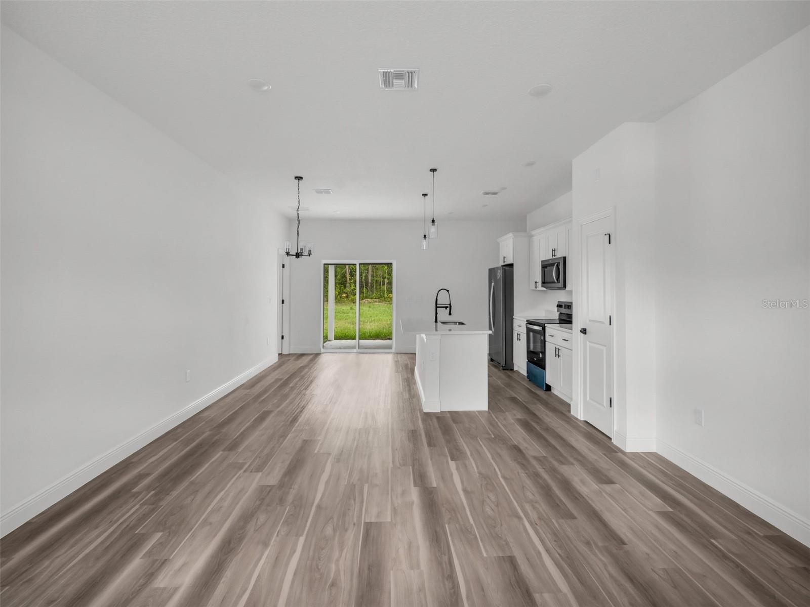 Image 9 of 25 For 2071 Doral Court