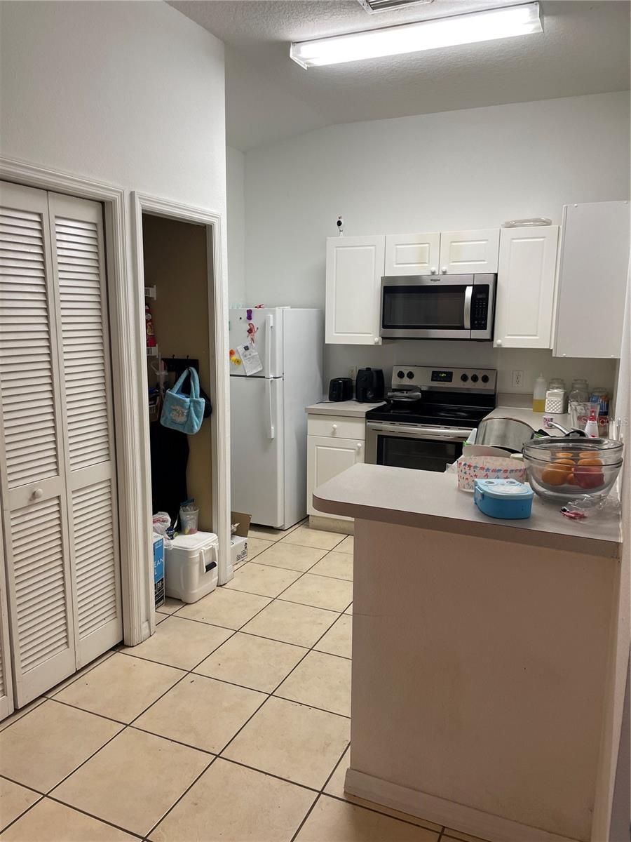 Image 6 of 18 For 2882 Club Cortile Circle B