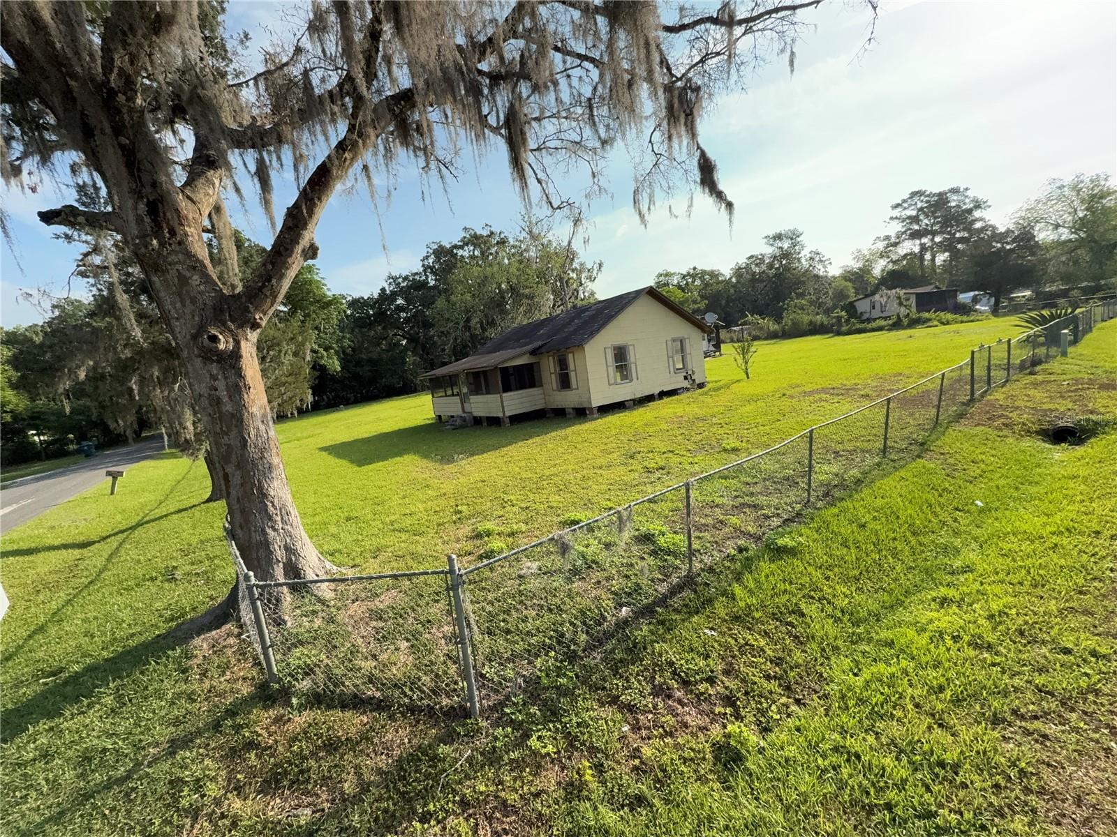 Image 11 of 16 For 9058 Parrish Avenue