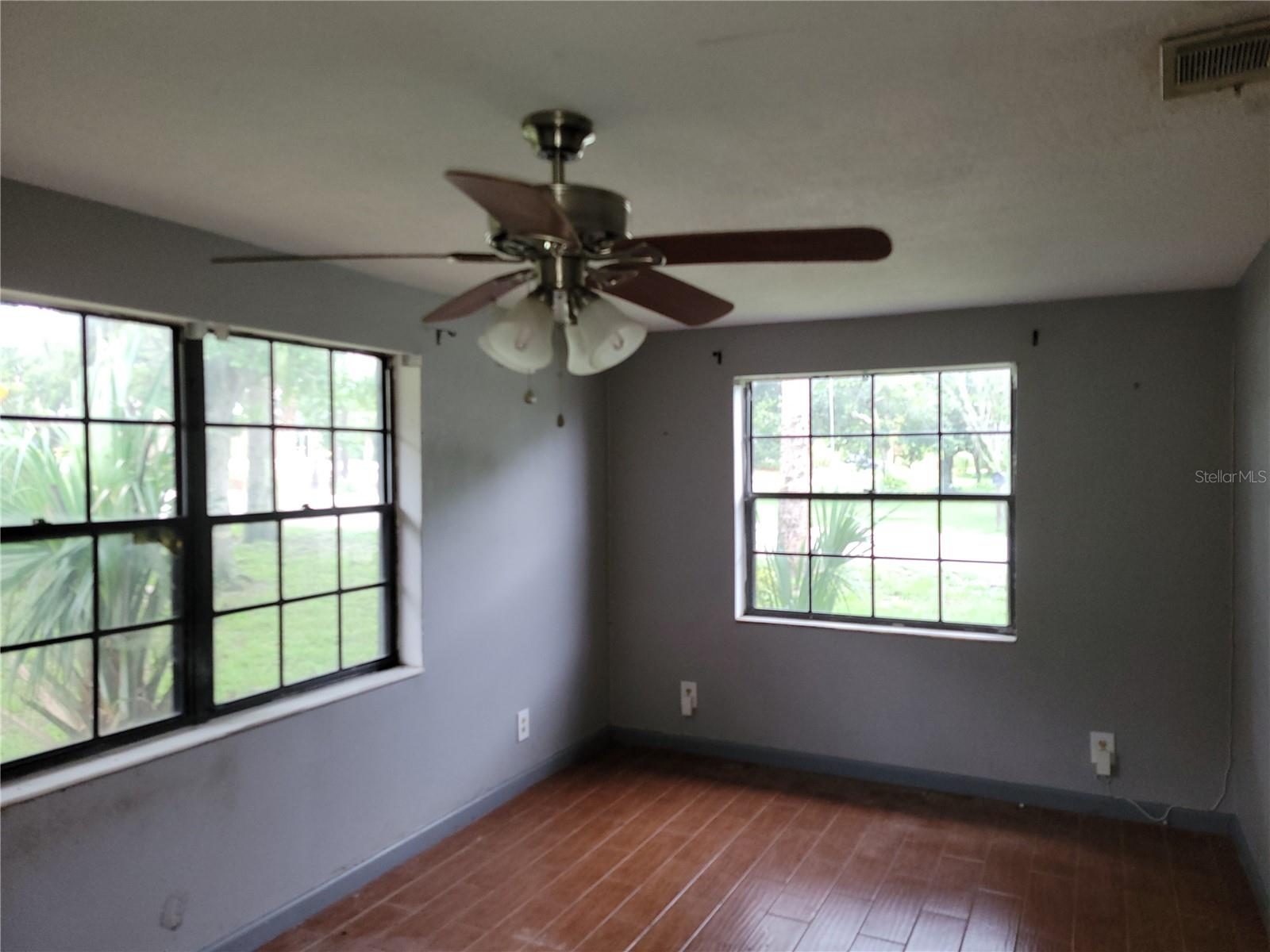 Image 19 of 25 For 3737 Magoon Avenue