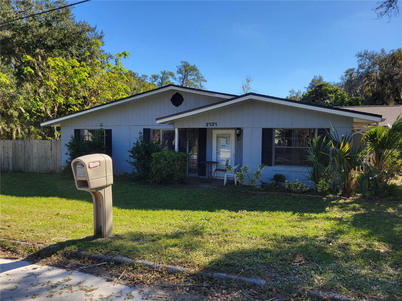 Image 2 of 17 For 3737 Magoon Avenue
