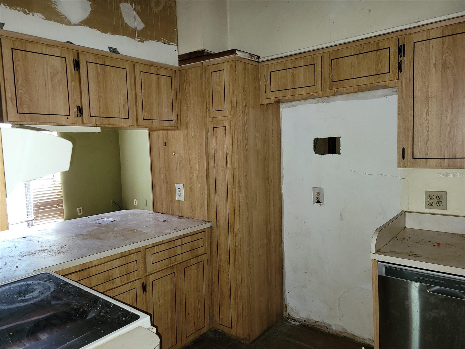 Image 22 of 25 For 3737 Magoon Avenue