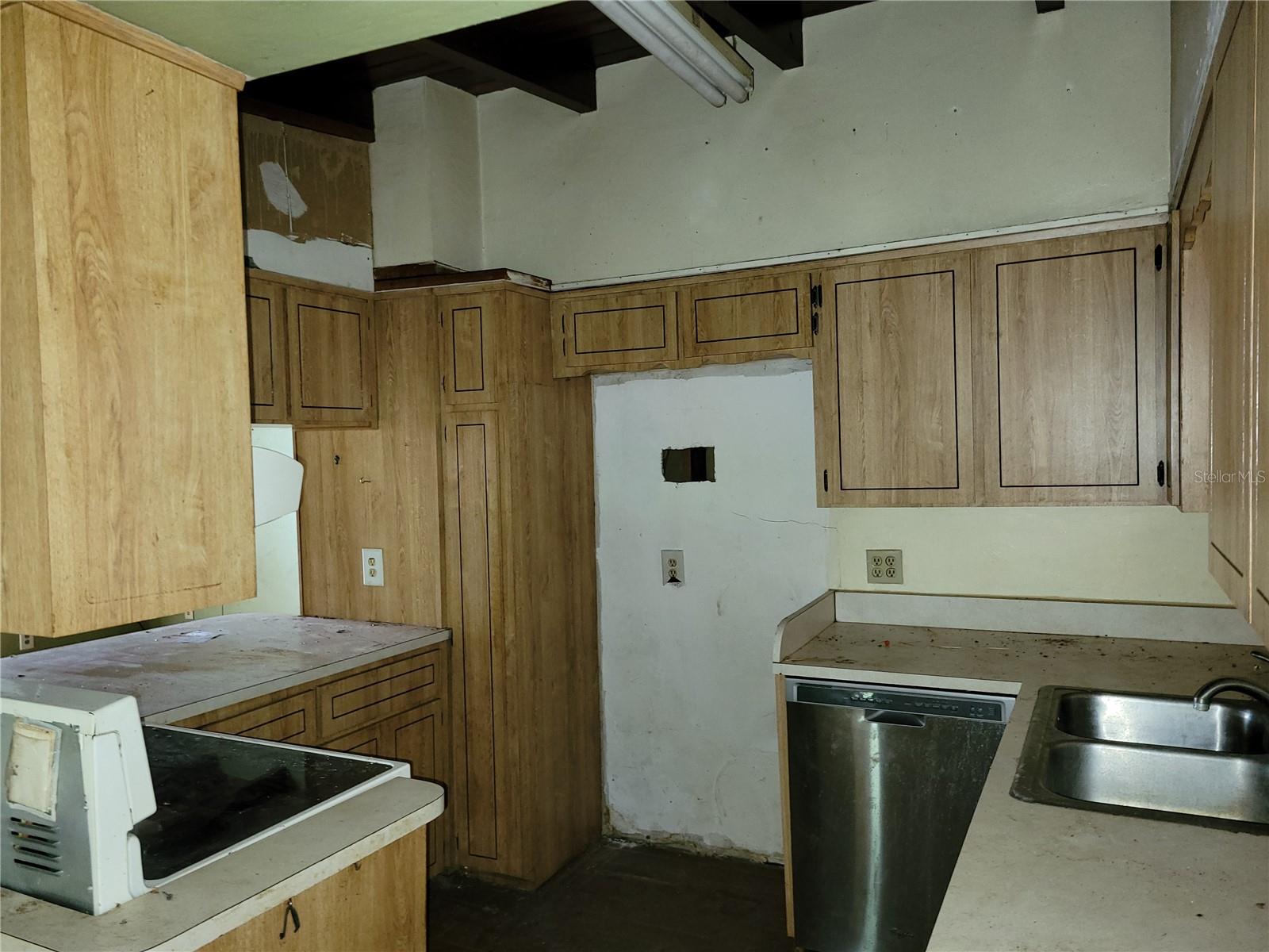 Image 23 of 25 For 3737 Magoon Avenue