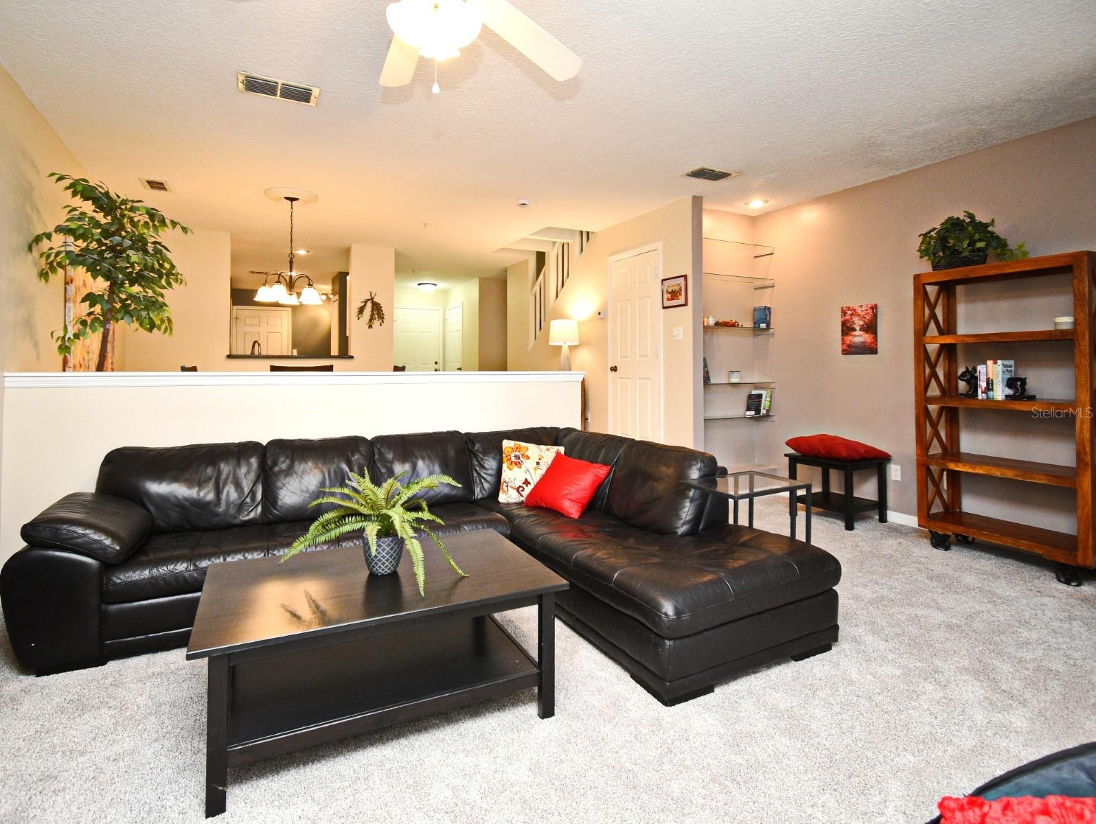 Image 10 of 30 For 677 Post Oak Circle 115