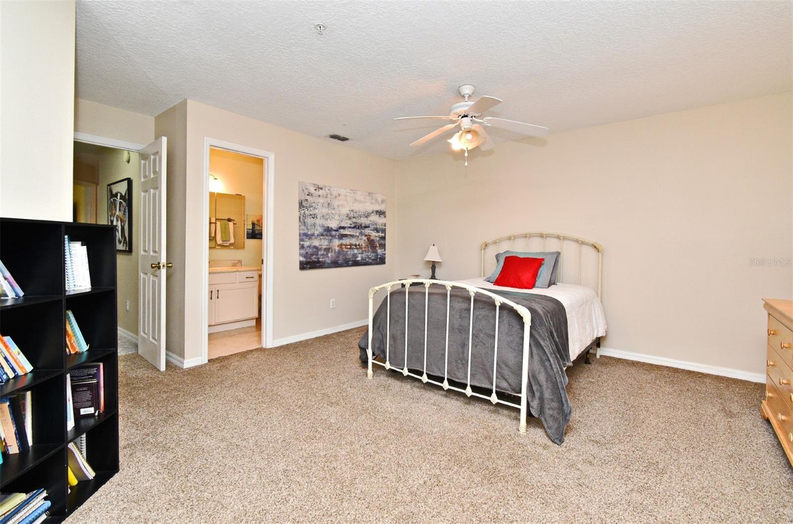 Image 16 of 30 For 677 Post Oak Circle 115