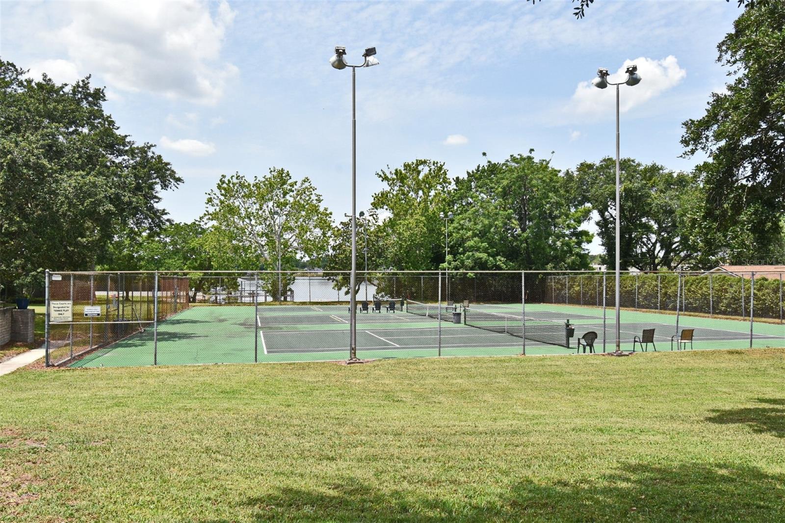 Image 26 of 30 For 677 Post Oak Circle 115