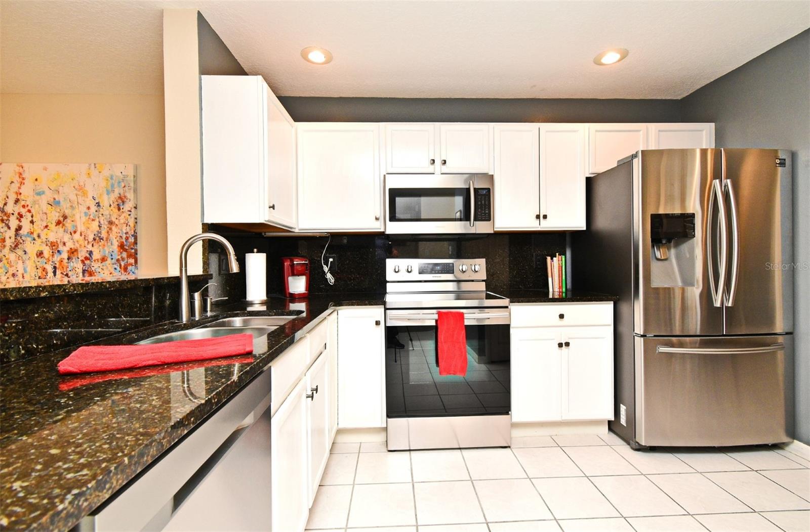 Image 4 of 30 For 677 Post Oak Circle 115