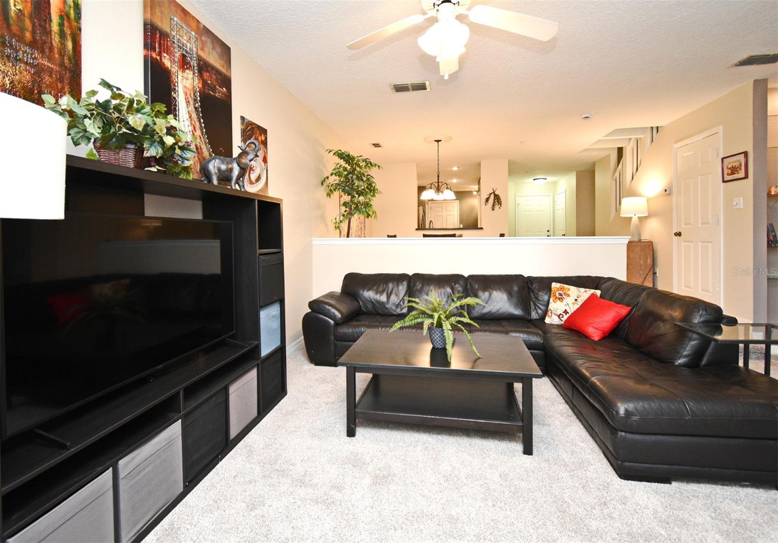 Image 9 of 30 For 677 Post Oak Circle 115