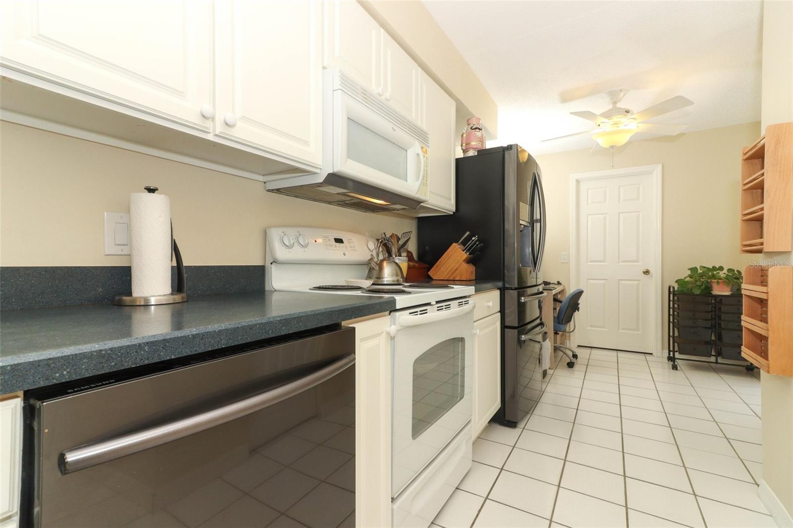 Image 10 of 41 For 474 Windmeadows Street 0