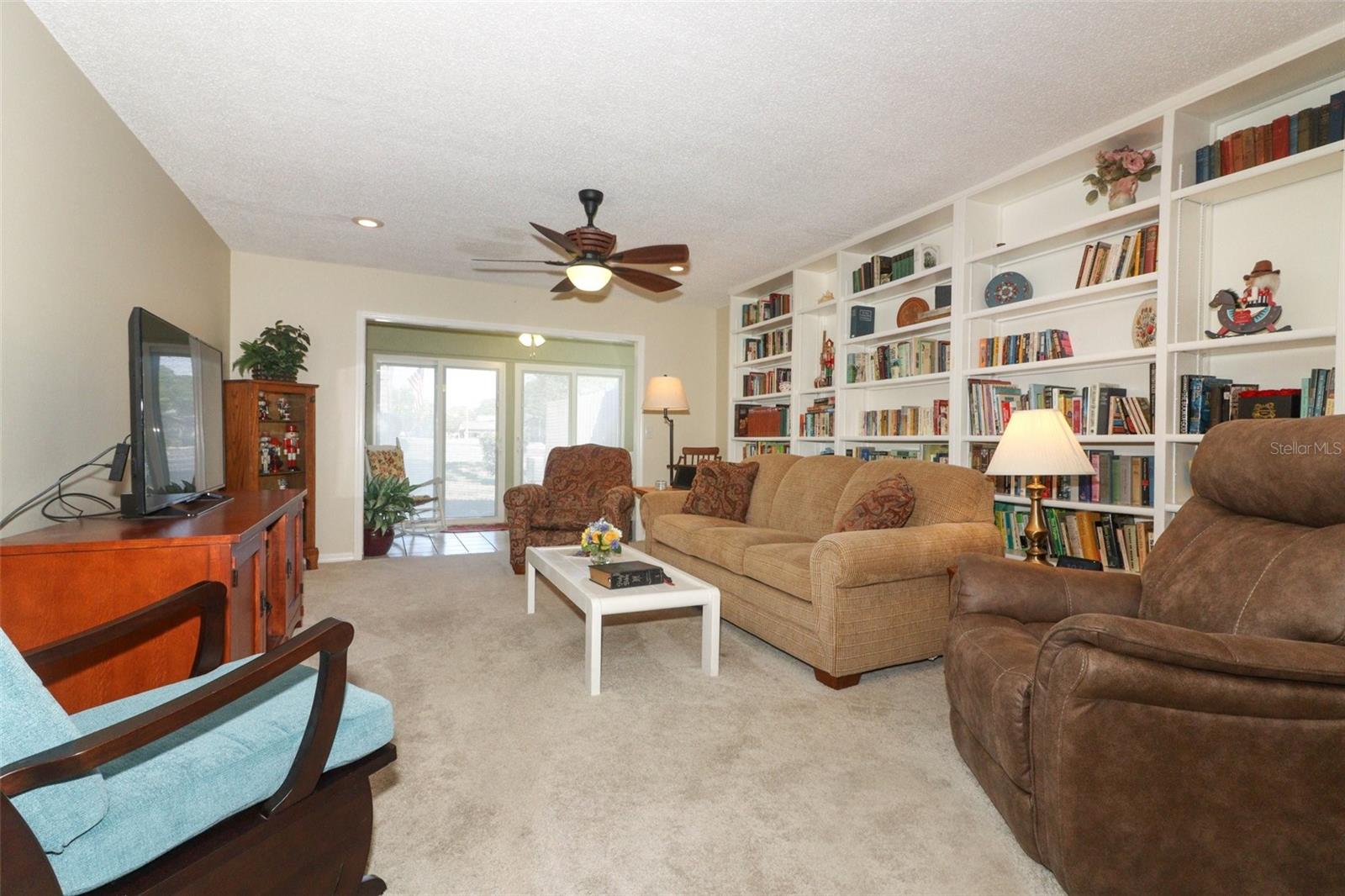 Image 16 of 41 For 474 Windmeadows Street 0