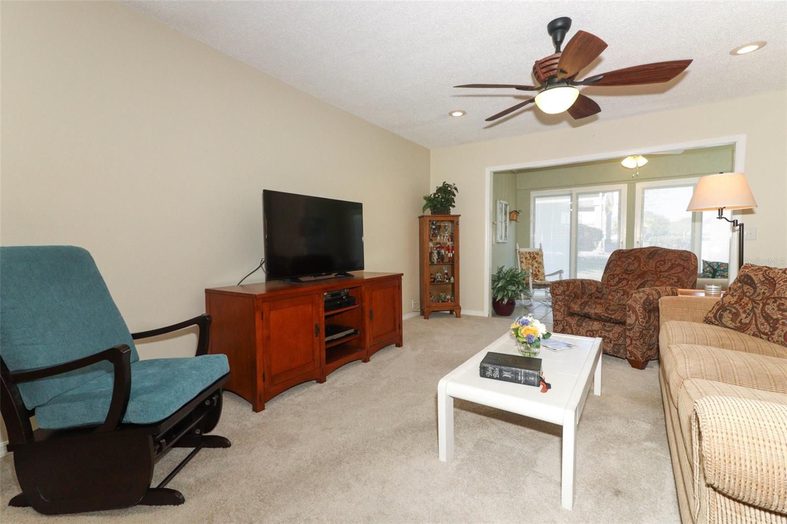 Image 17 of 41 For 474 Windmeadows Street 0