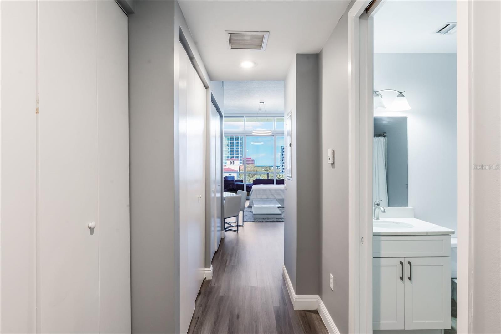 Image 3 of 19 For 150 Robinson Street 626