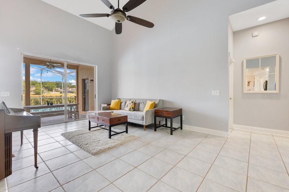 Image 5 of 34 For 1837 Sweetwater West Circle