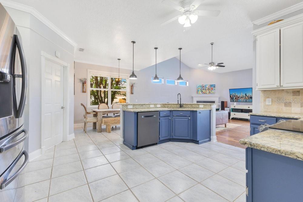 Image 6 of 34 For 1837 Sweetwater West Circle