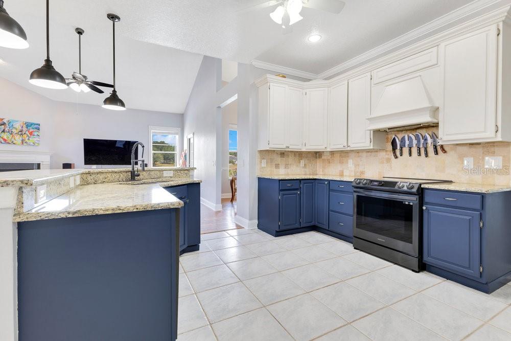 Image 7 of 34 For 1837 Sweetwater West Circle