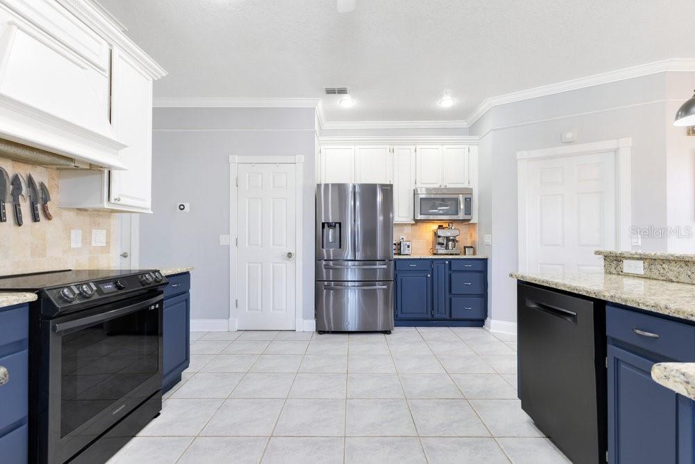 Image 8 of 34 For 1837 Sweetwater West Circle