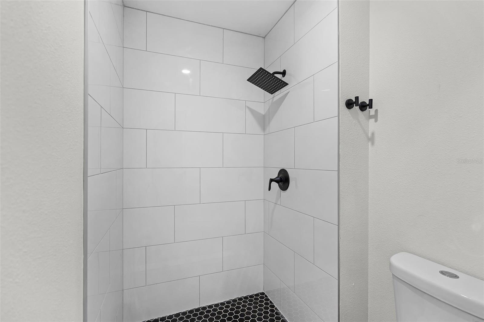 Image 34 of 54 For 520 Stonewall Avenue