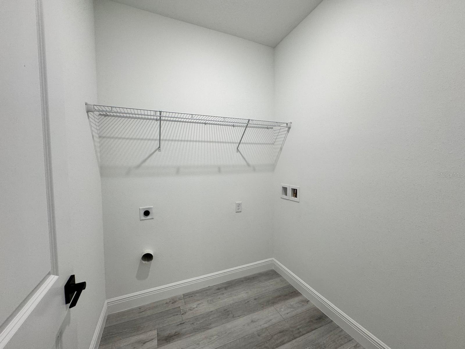 Image 13 of 27 For 8303 Empire Avenue