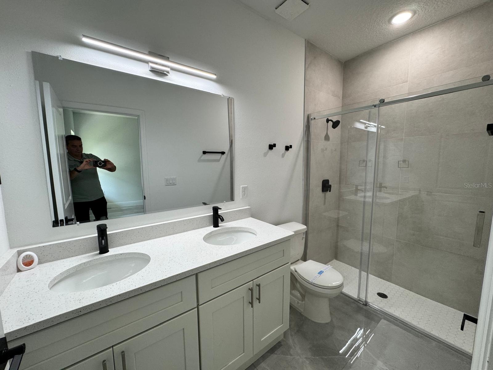 Image 17 of 27 For 8303 Empire Avenue