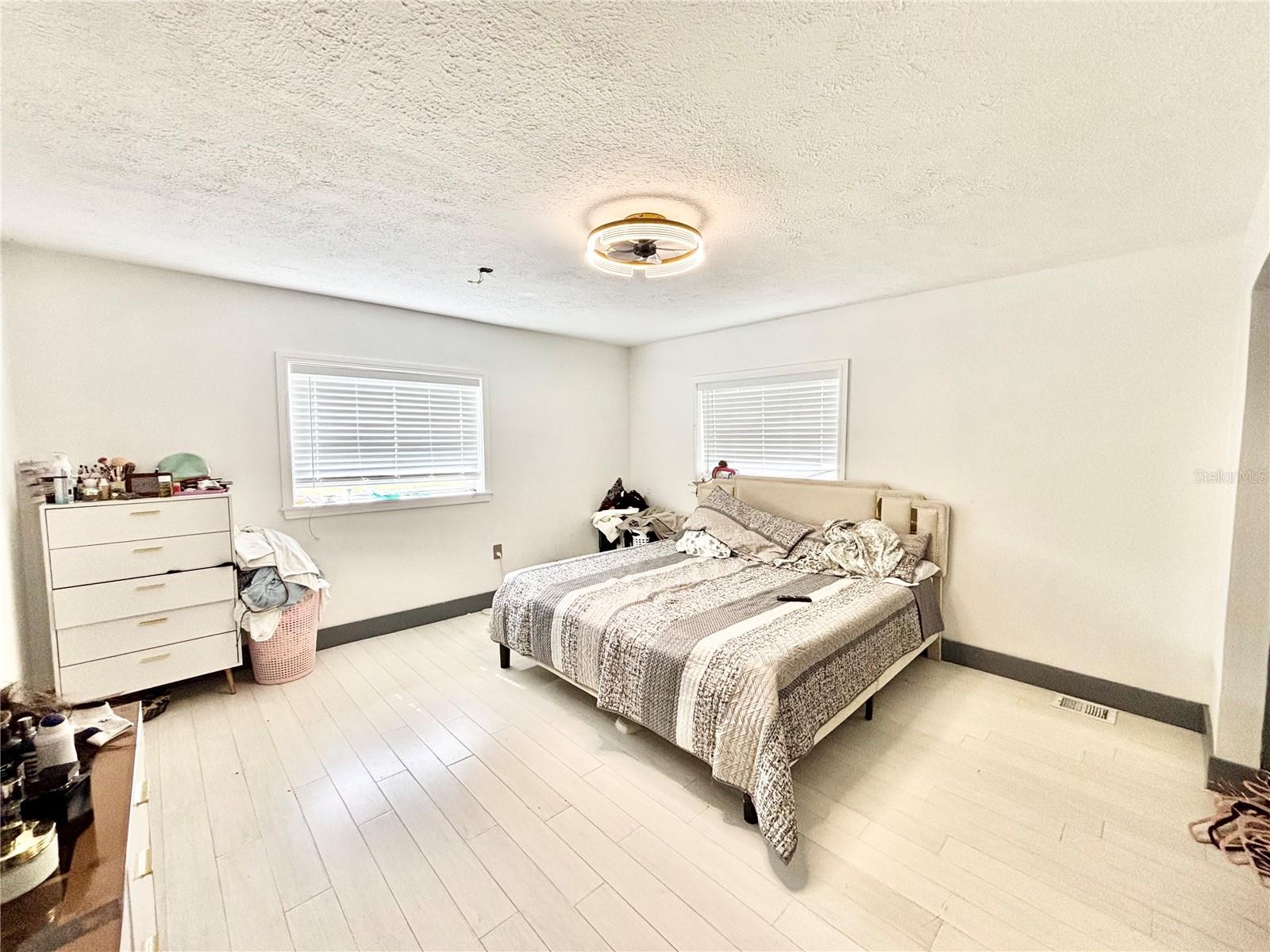 Image 10 of 36 For 2932 Larson Street