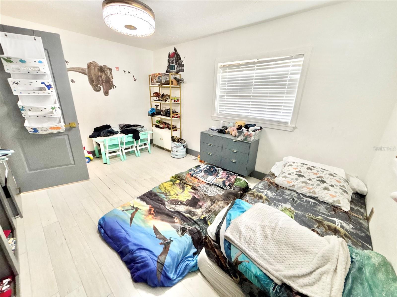 Image 16 of 36 For 2932 Larson Street