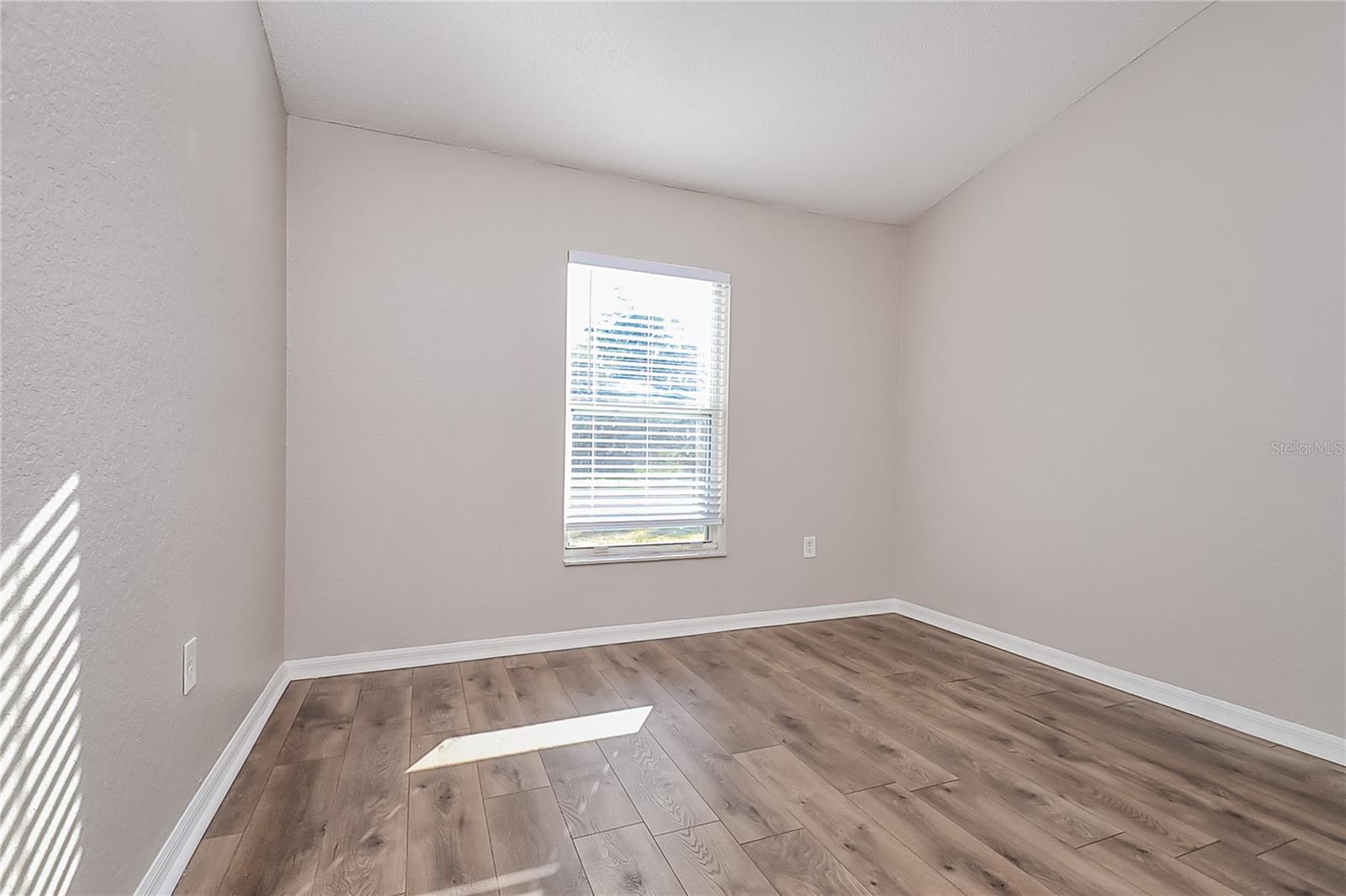 Image 11 of 16 For 3702 Imperial Drive