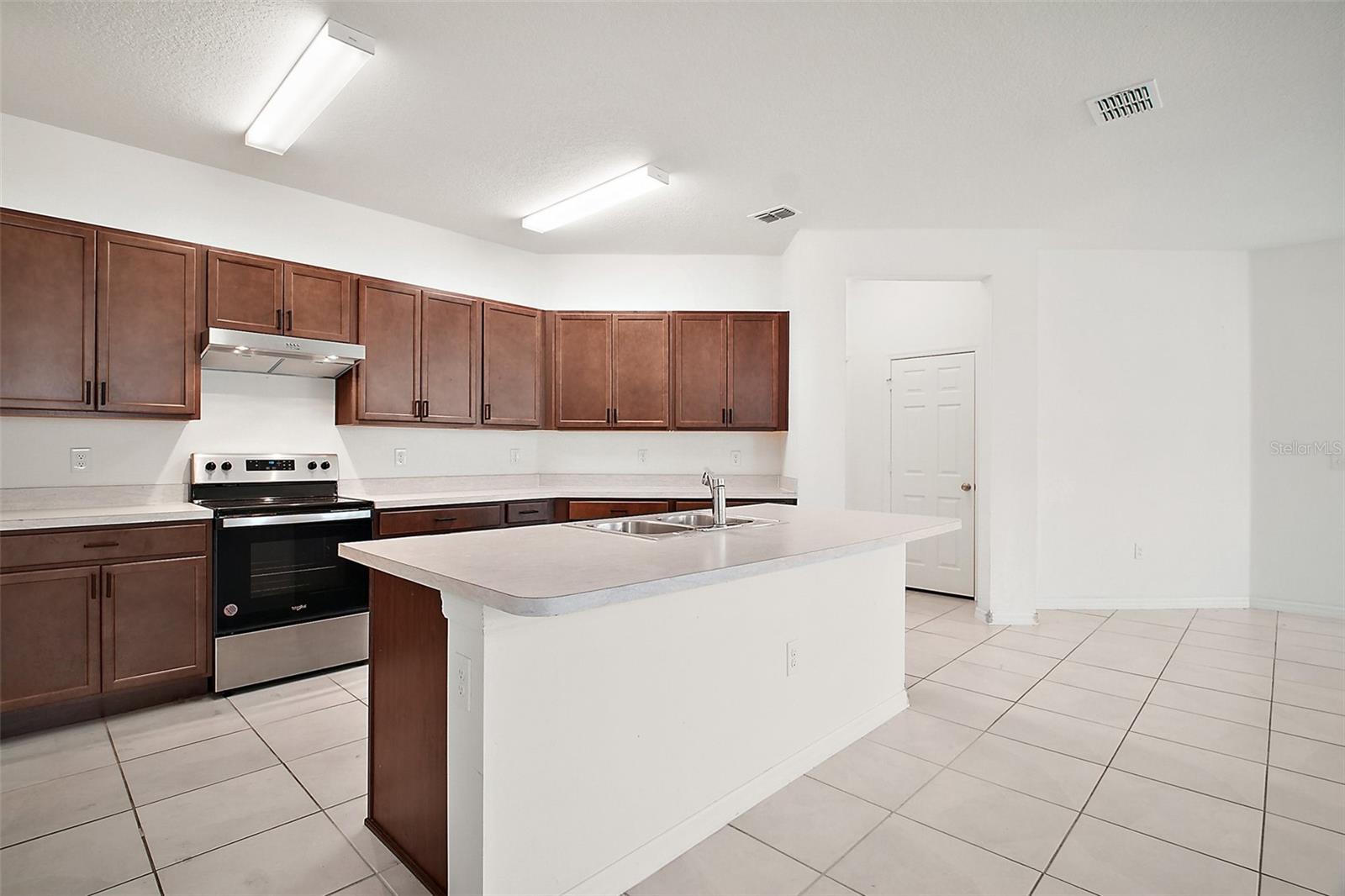 Image 25 of 34 For 7054 Cruz Court