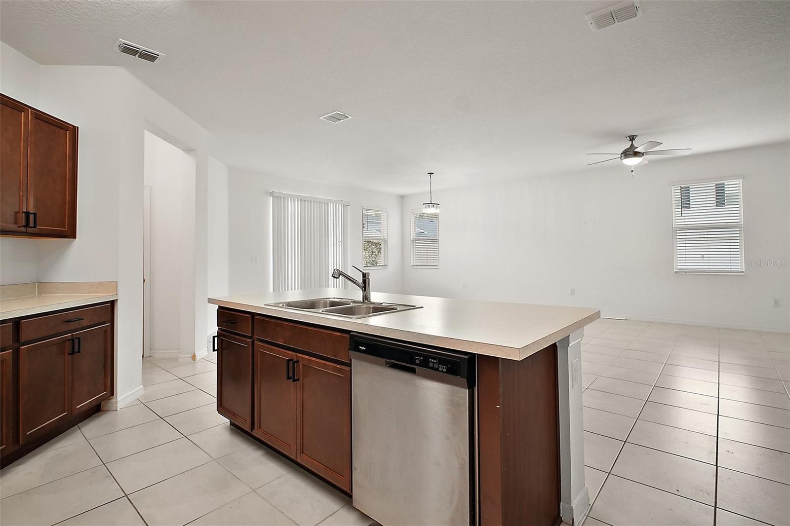 Image 27 of 34 For 7054 Cruz Court
