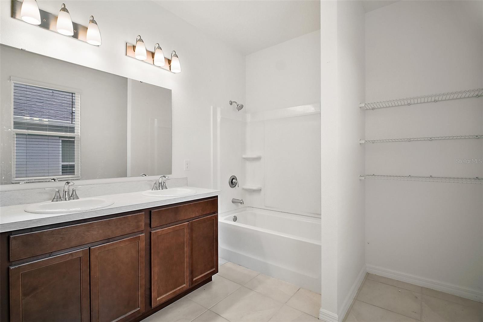 Image 32 of 34 For 7054 Cruz Court