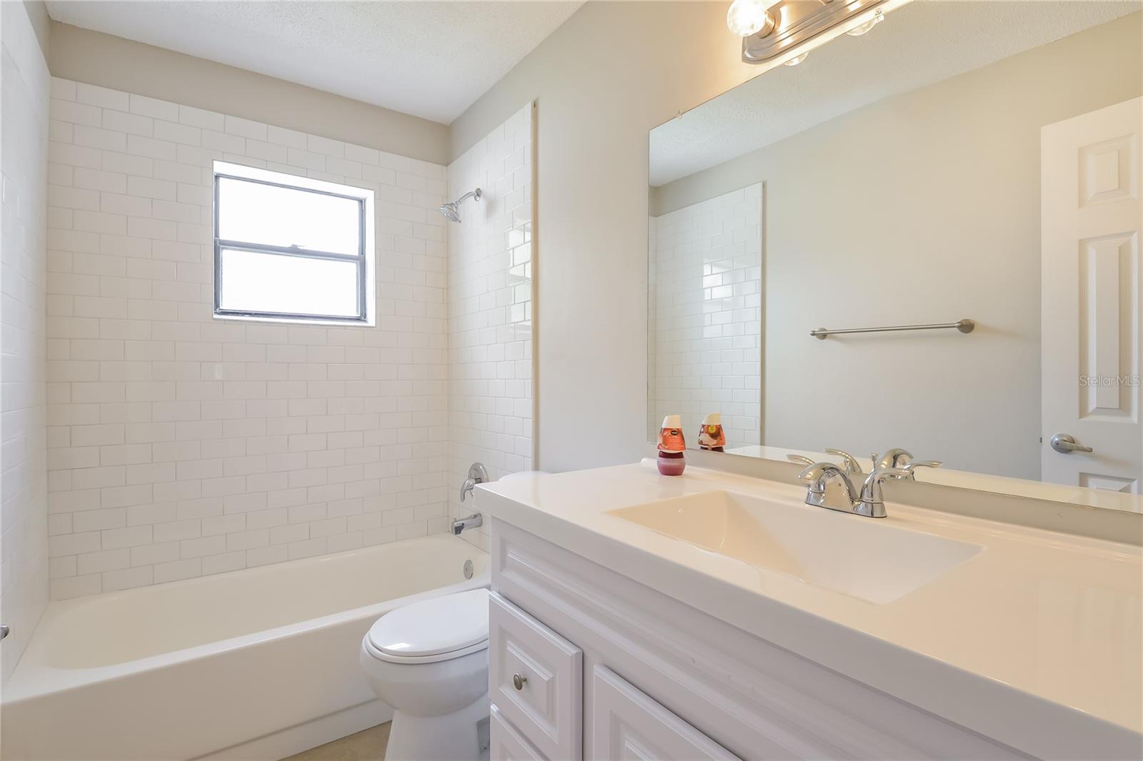 Image 15 of 16 For 1187 Bacon Avenue