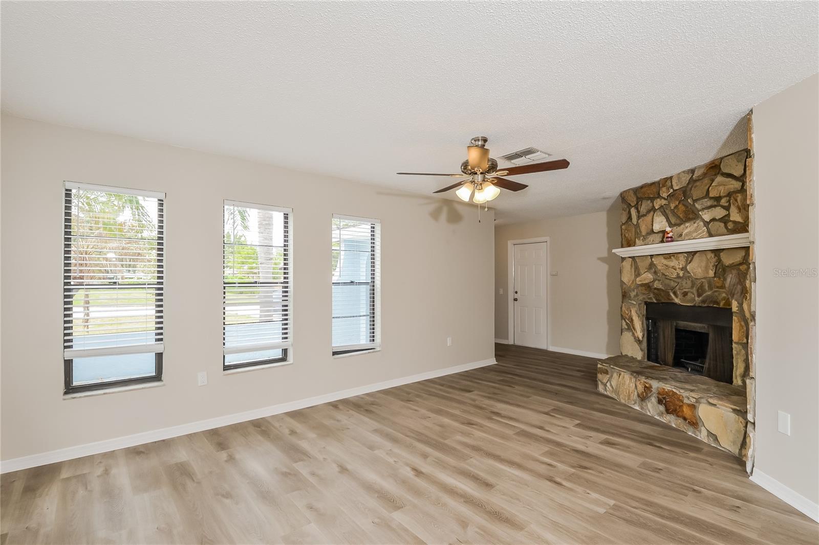 Image 4 of 16 For 1187 Bacon Avenue
