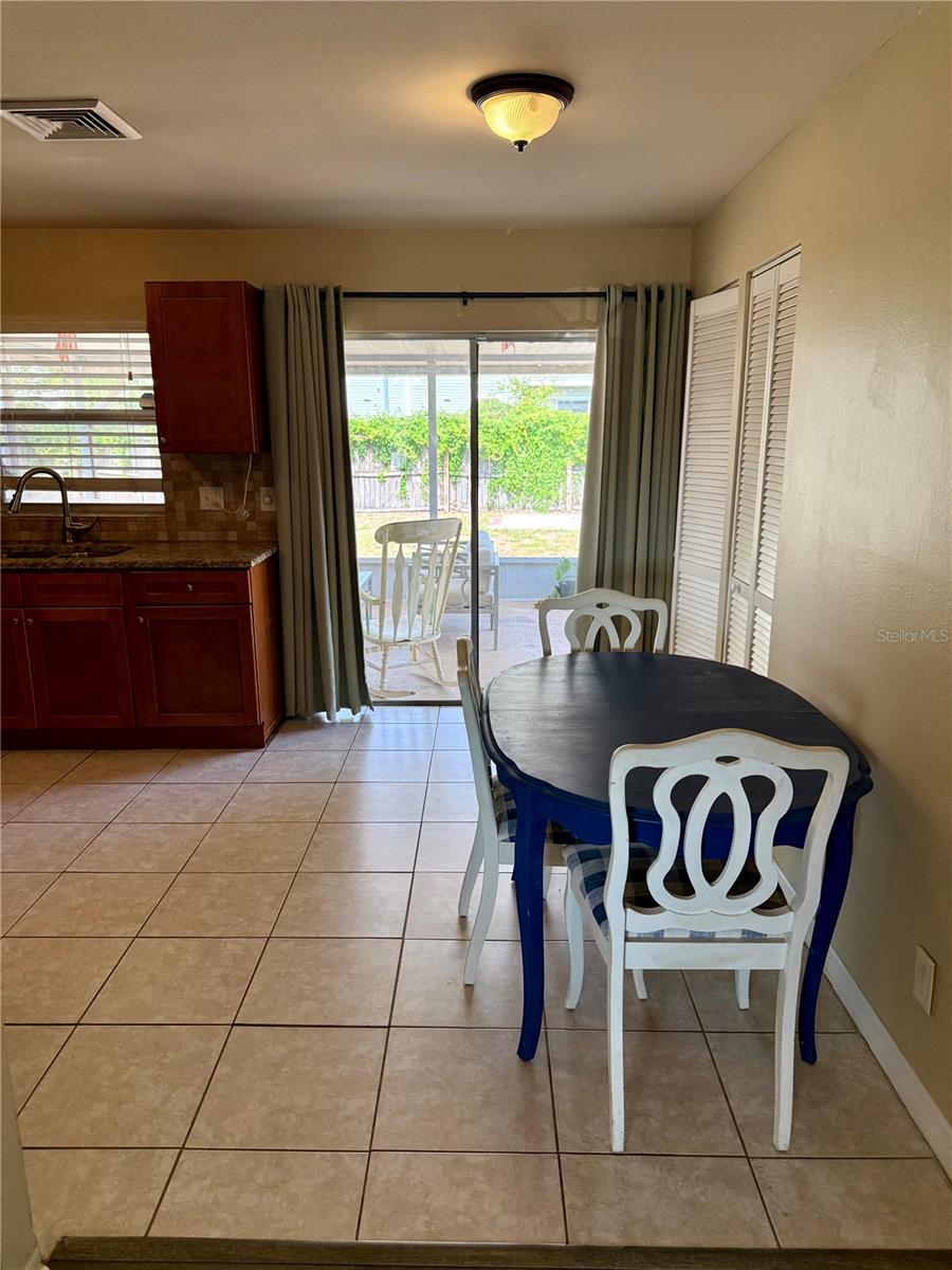 Image 10 of 22 For 13122 Cumberland Drive