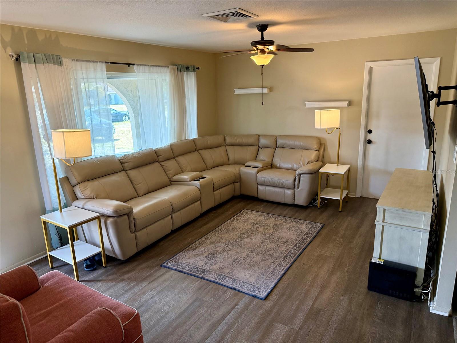 Image 4 of 22 For 13122 Cumberland Drive