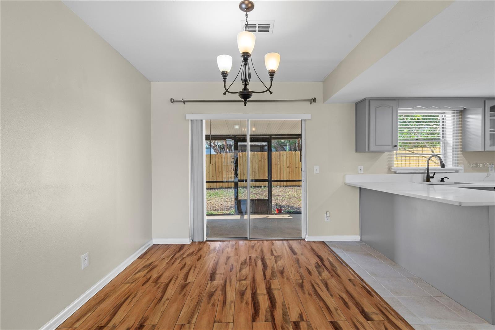 Image 10 of 33 For 1904 Crown Park Drive