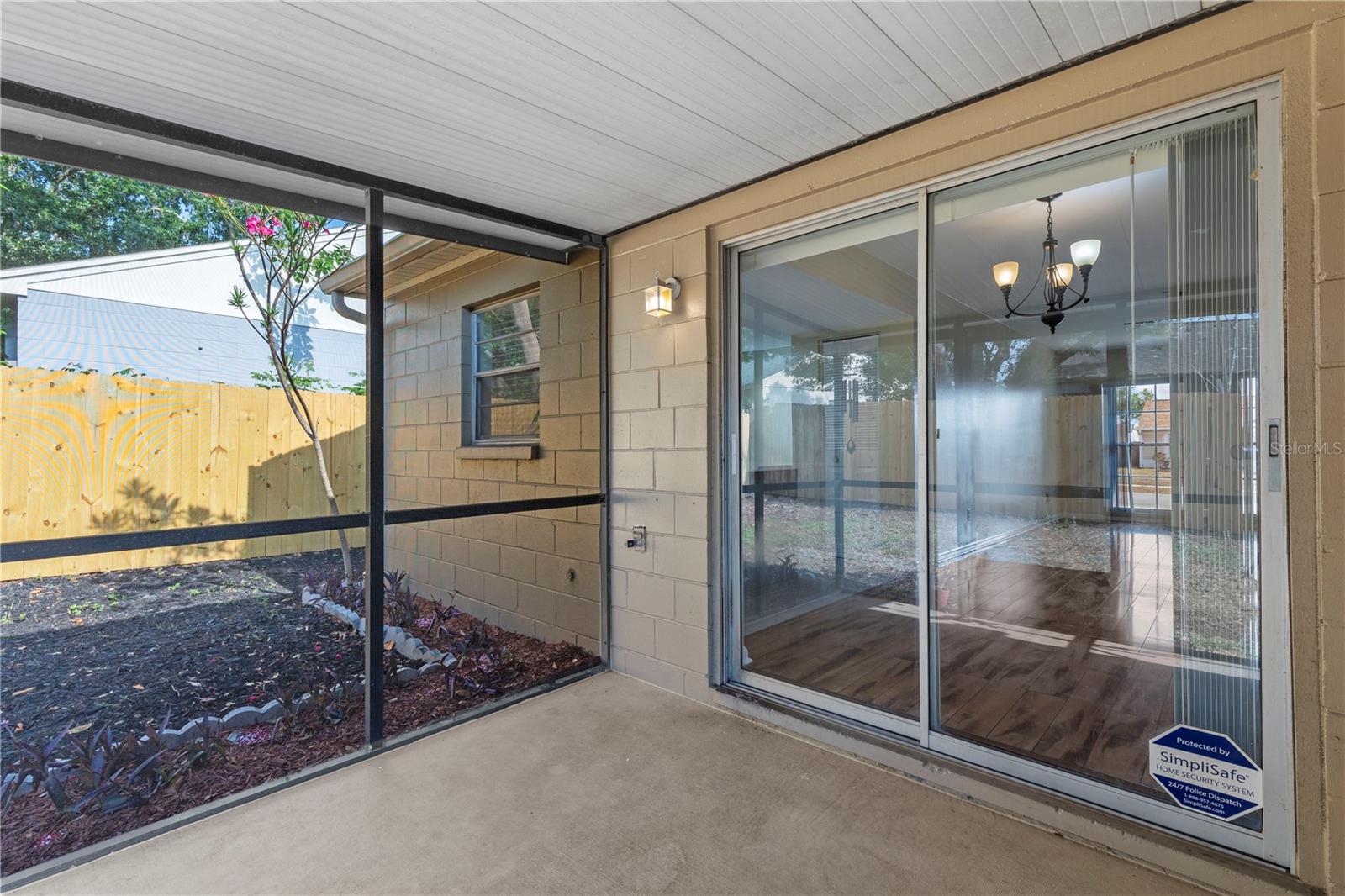 Image 16 of 33 For 1904 Crown Park Drive