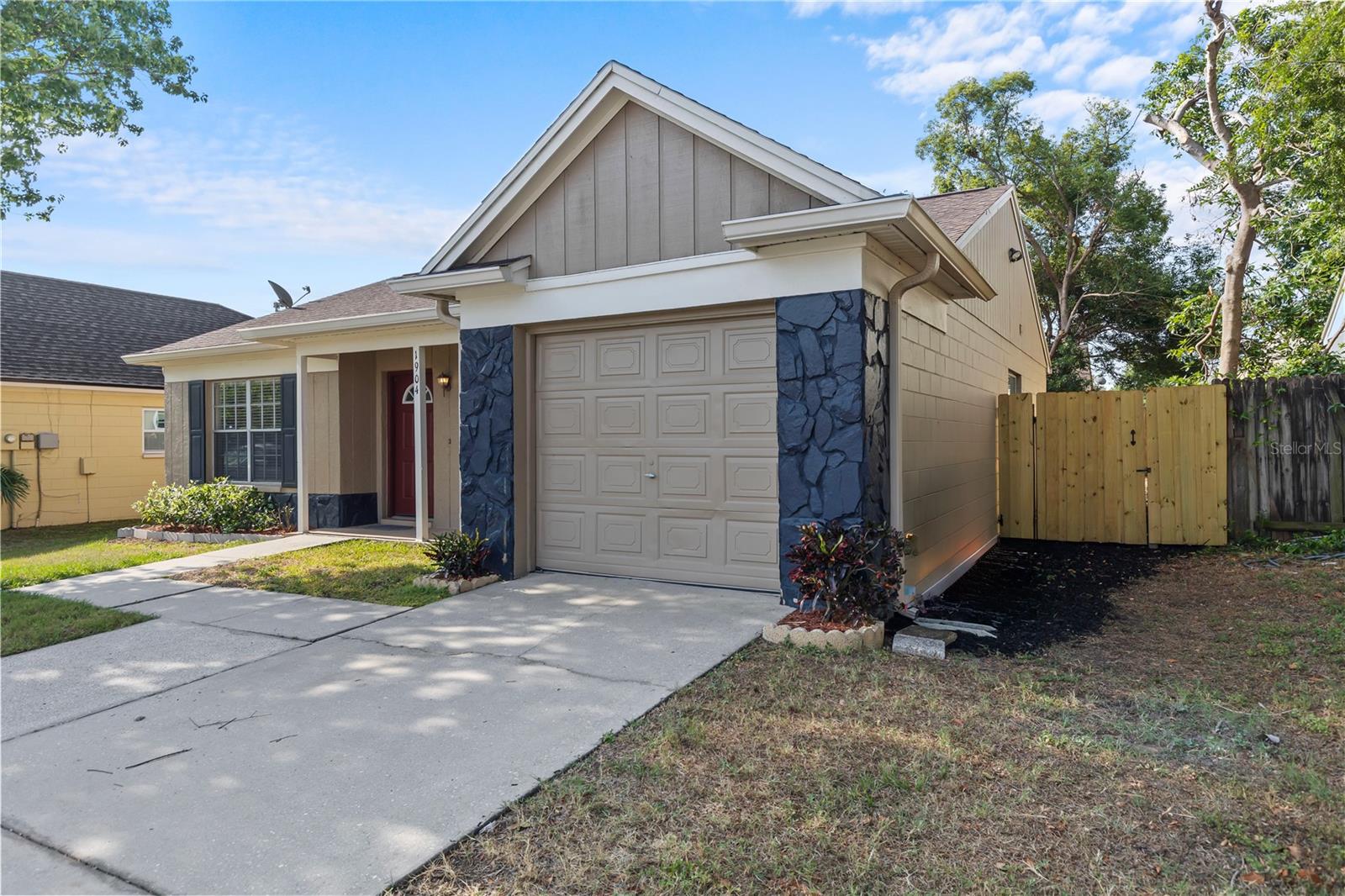 Image 4 of 33 For 1904 Crown Park Drive