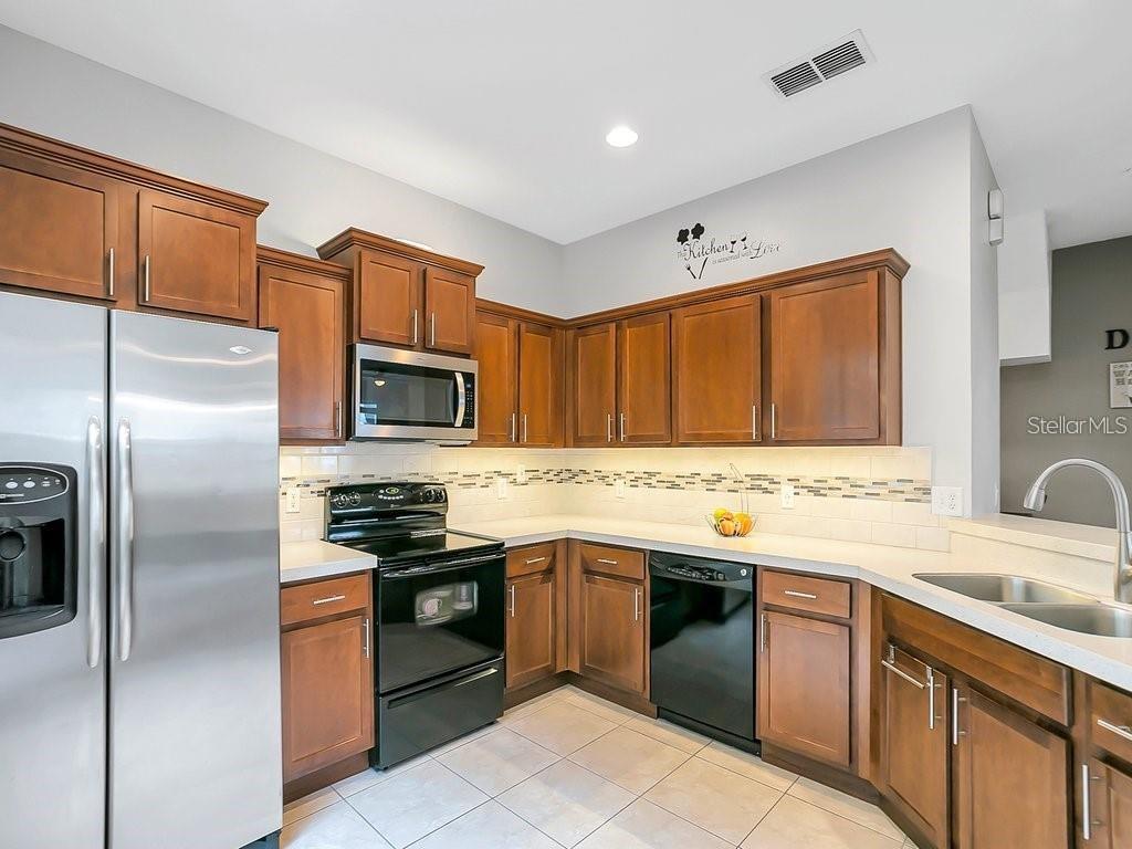 Image 2 of 10 For 6636 Goldenrod Road 116b