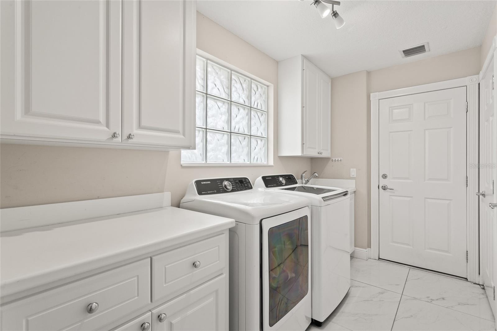 Image 38 of 63 For 11863 Delfina Lane