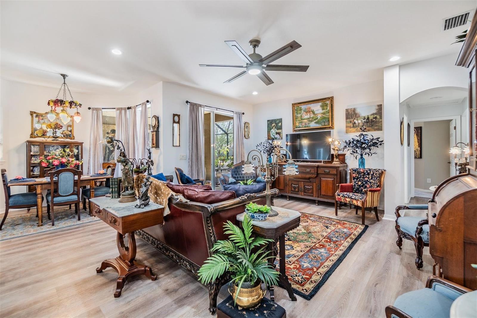 Image 13 of 40 For 8721 Crystal Creek Court