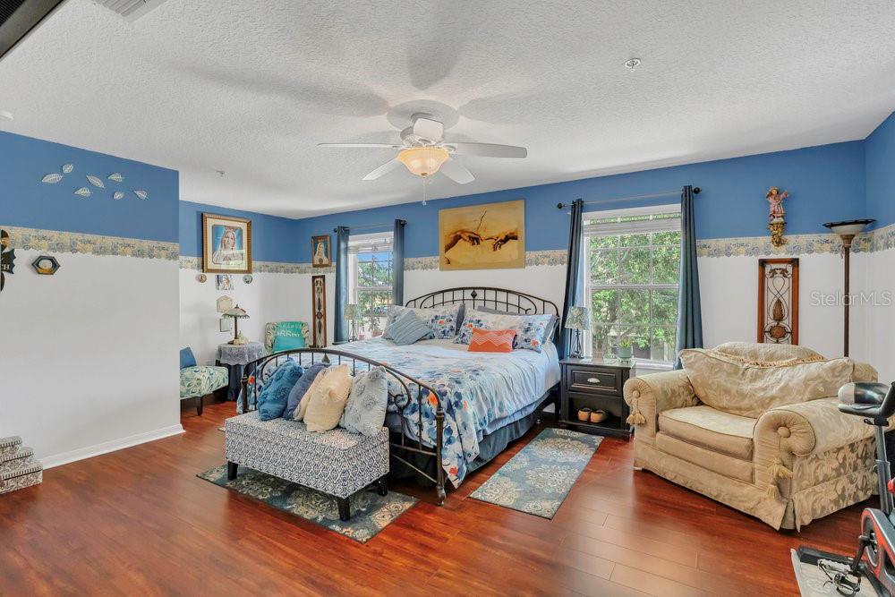 Image 16 of 37 For 13480 Applerose Lane 19
