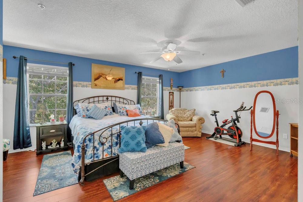 Image 17 of 37 For 13480 Applerose Lane 19